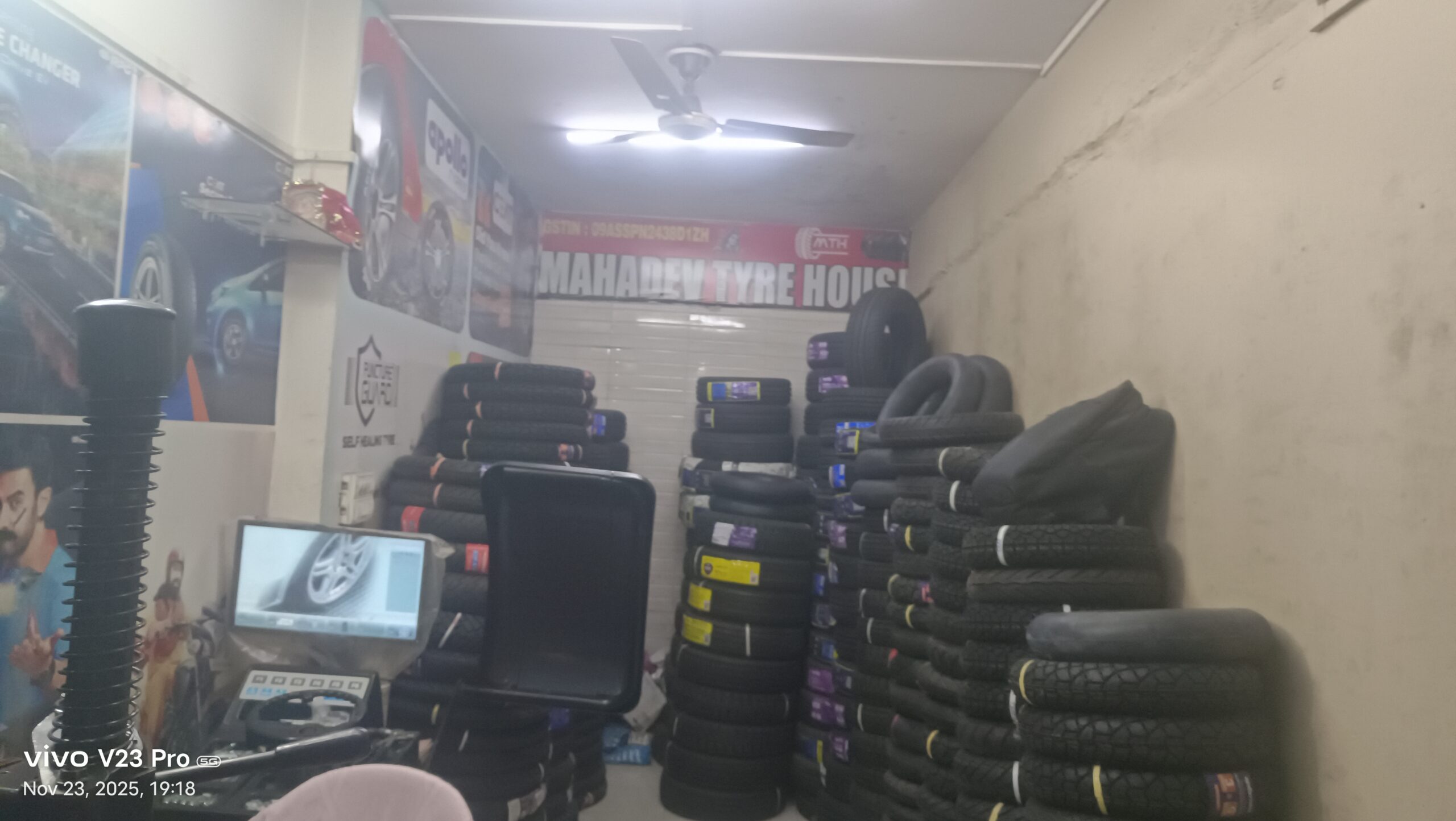 Mahadev Tyre House Agra